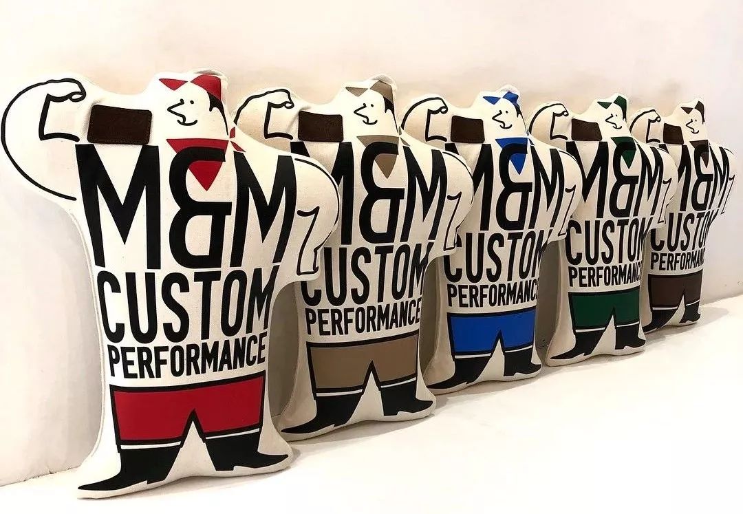 冠希搬出一张小木椅，向我们揭示了木工出征潮流界的版图