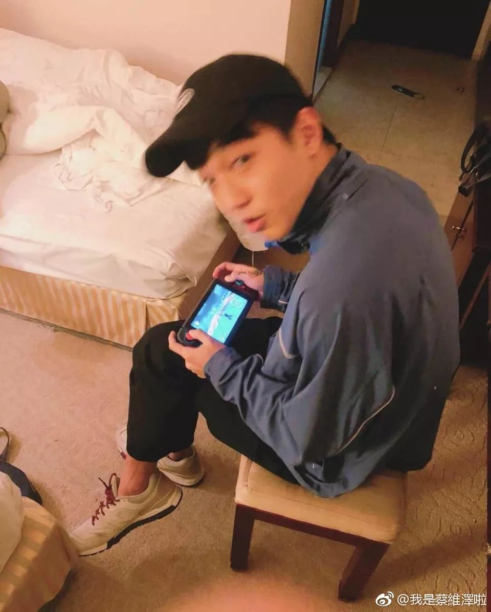 YOUTHFACE｜认识一下，他是蔡维泽啦~