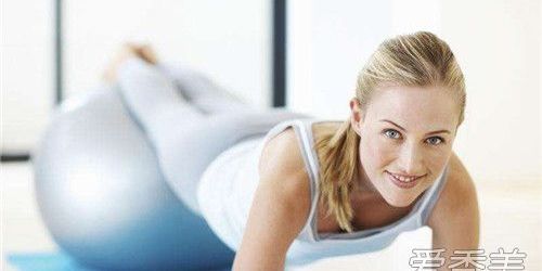 瑜伽球减肥操瘦全身,瑜伽球瘦肚子的正确方法