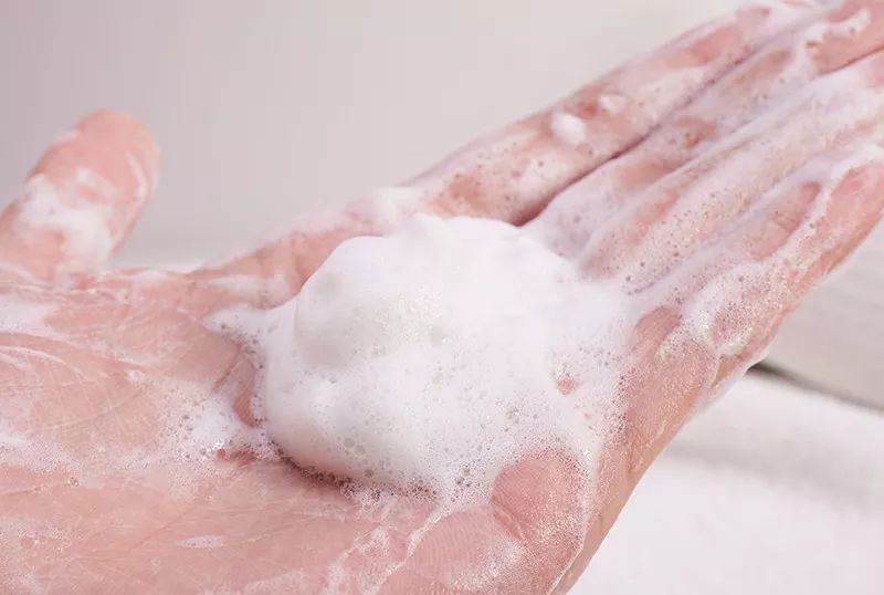 把洗衣机的残渣污垢排出来,洗衣机的洗涤盒的水垢