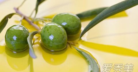 嘴巴脱皮用橄榄油吗