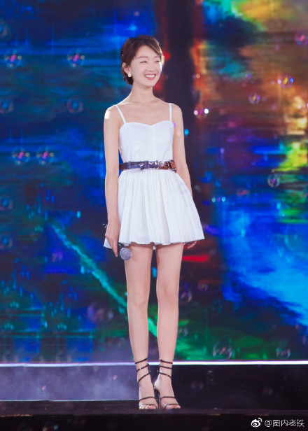 周冬雨冷酷造型,周冬雨大胆造型引争议