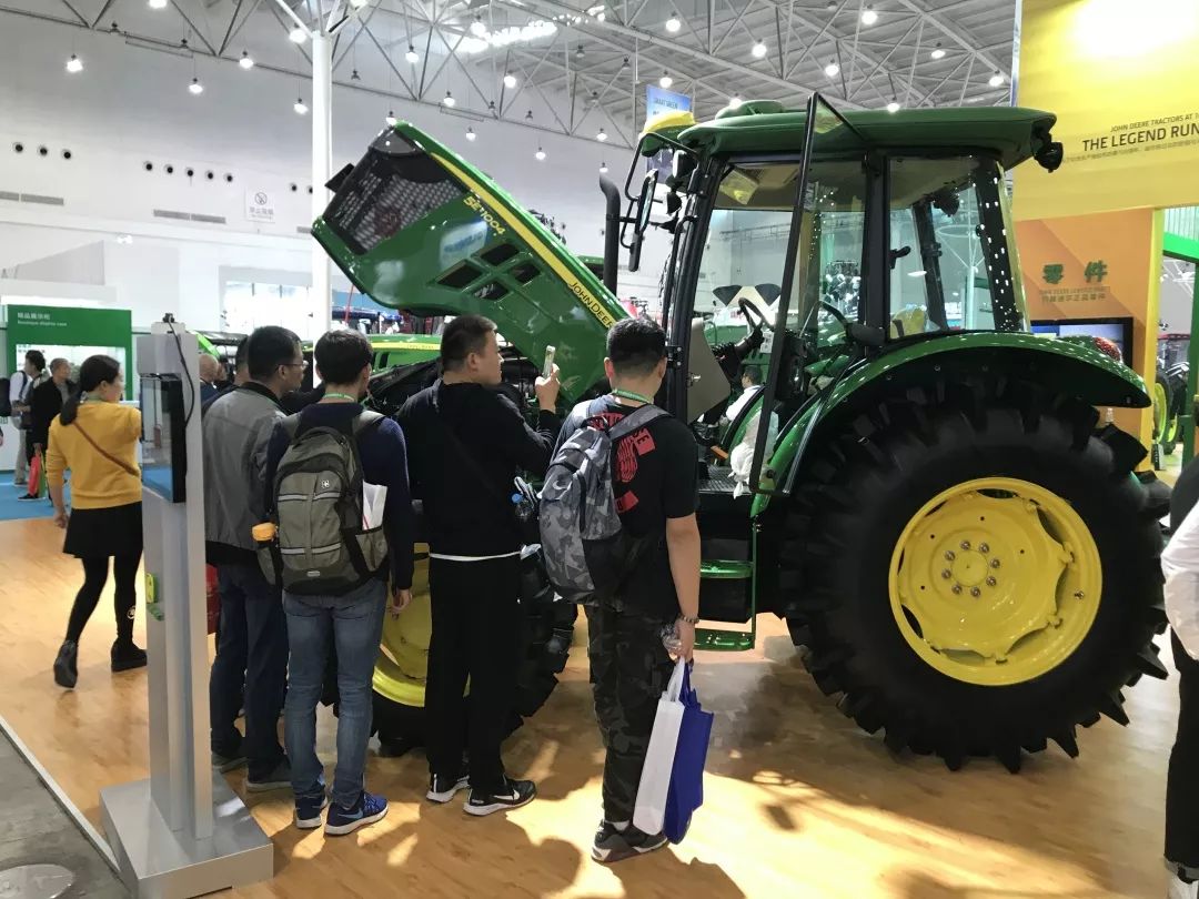 逛国际展岂能少了约翰迪尔（中国）？——“跃动之鹿”惊艳全场