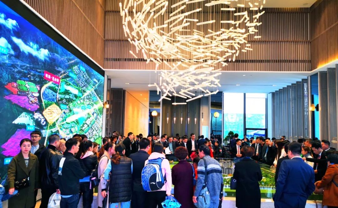 十月芳华，惊艳绽放丨峨眉·见山府冠领峨眉