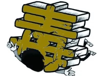 男子吸毒暴打民警,吸毒男子打两名女子