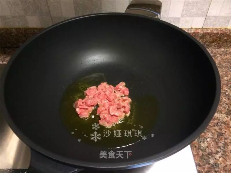 泡豇豆炒牛肉怎么做才好吃视频,泡豇豆炒牛肉粒