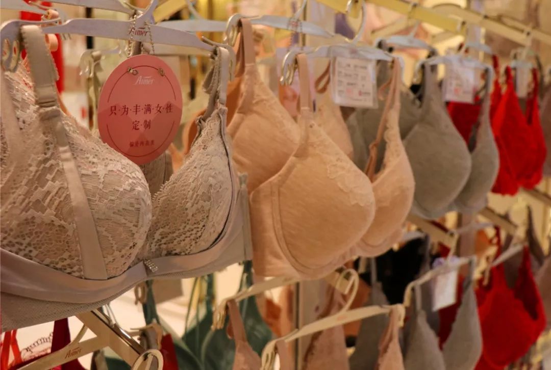 会小学数学，就能花一件的钱买走两件｜比到处“求点ZAN”靠谱