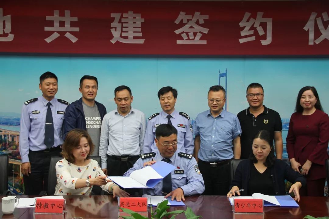 一个很有趣的朋友圈,一个特别的朋友800字