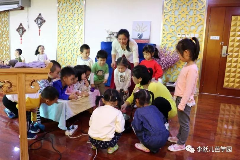 去幼儿园培训让我学到了什么,去幼儿园体验一天老师