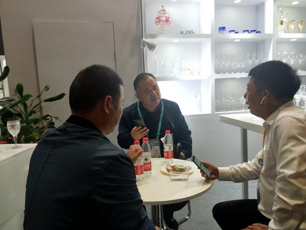 买德国锅送全牛定制版捷克水晶酒杯满足消费升级的产品进博会受欢迎