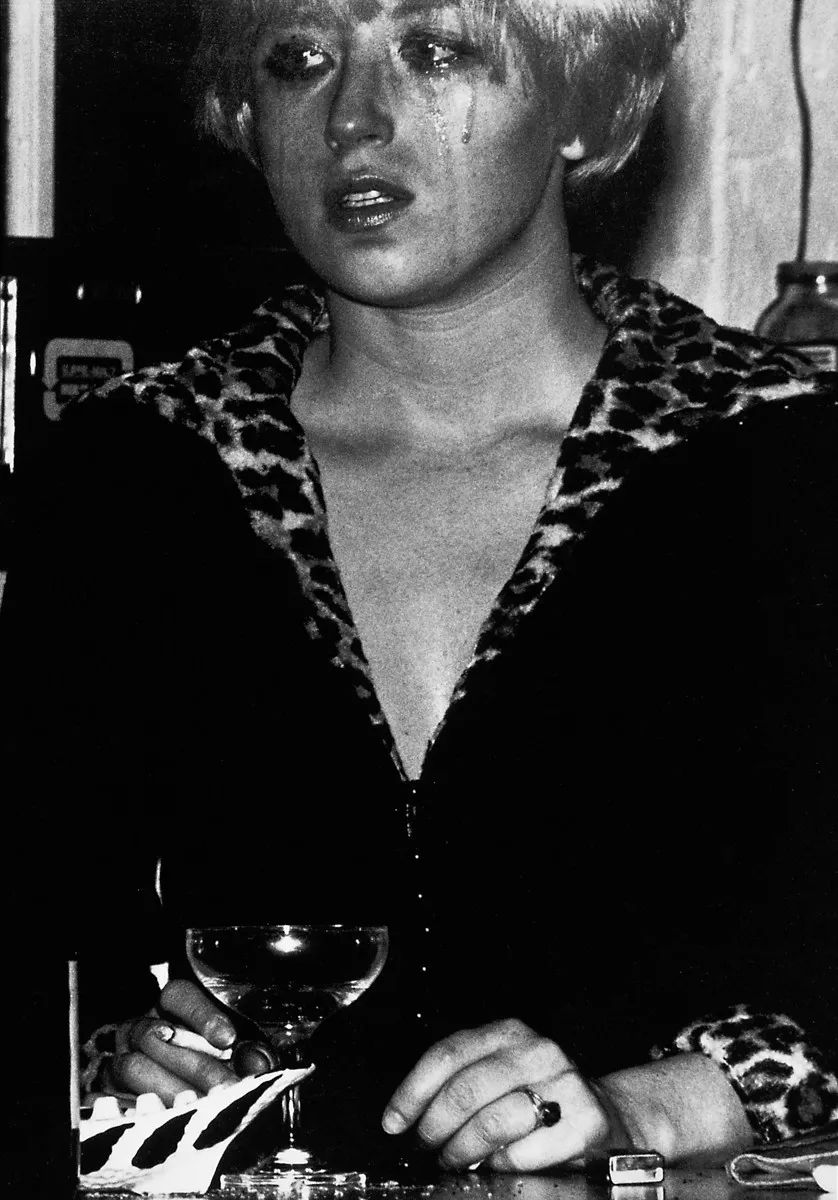 她是全球最贵女性摄影艺术家，中国首次大展惊艳上海，绝不容错过！