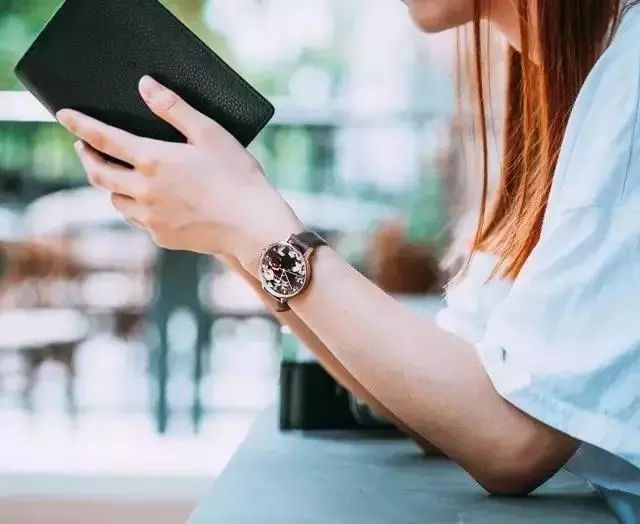 DW都烂大街了你还想买？我们不一样，拒绝撞表！