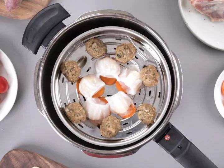 11.11超级团丨德国人做的高速快锅，10分钟两道硬菜同时上桌！