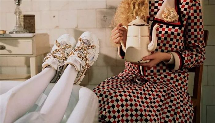 墨丘利送给女士们的鞋