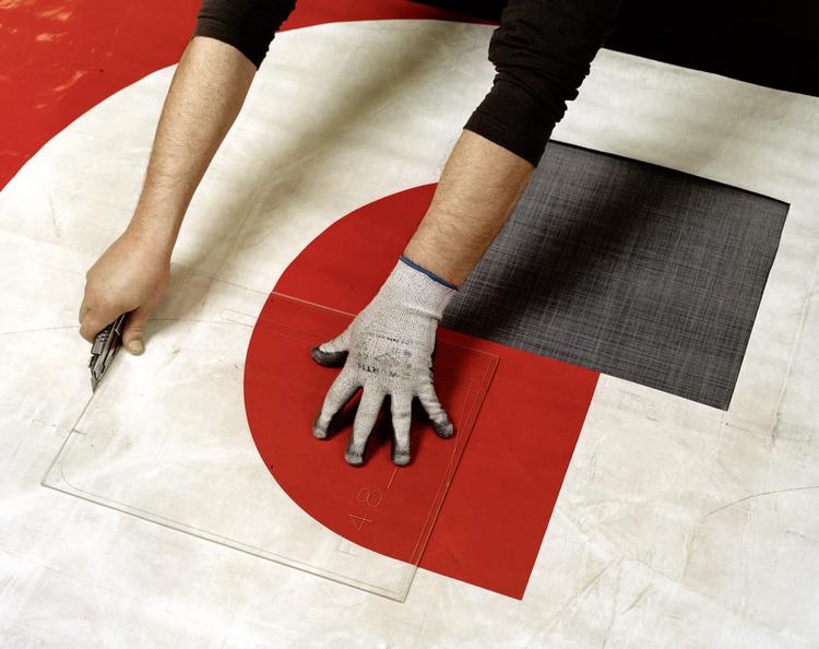 把废料做成流行的瑞士包袋Freitag，贩卖的到底是什么？｜市场发明家