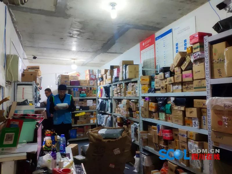 快递拆了纸盒都扔了吗,拆完快递剩下的纸箱原来这么有用