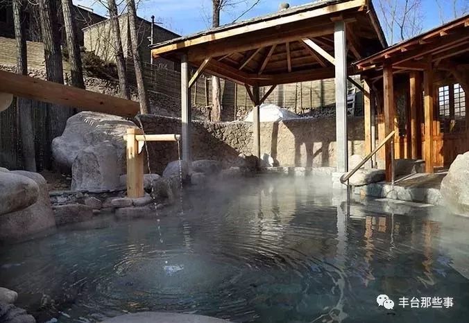 北京冬天泡温泉的好去处,北京冬天适合泡温泉的地方