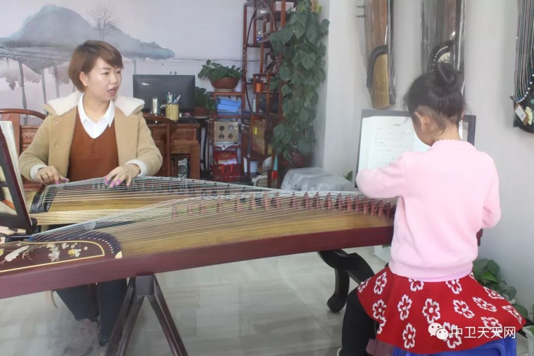 「众创」喜欢泉水和金玉的声音，为了中卫更多的筝友，我也是拼了······
