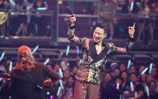 巴黎物流界大佬齐聚安达易五周年,“易多客”或成跨境电商新福音