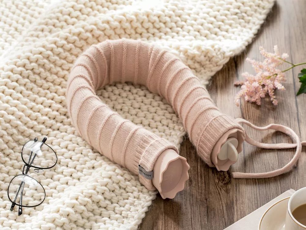 热水袋放微波炉加热膨胀了,热水袋能放在微波炉里加热吗