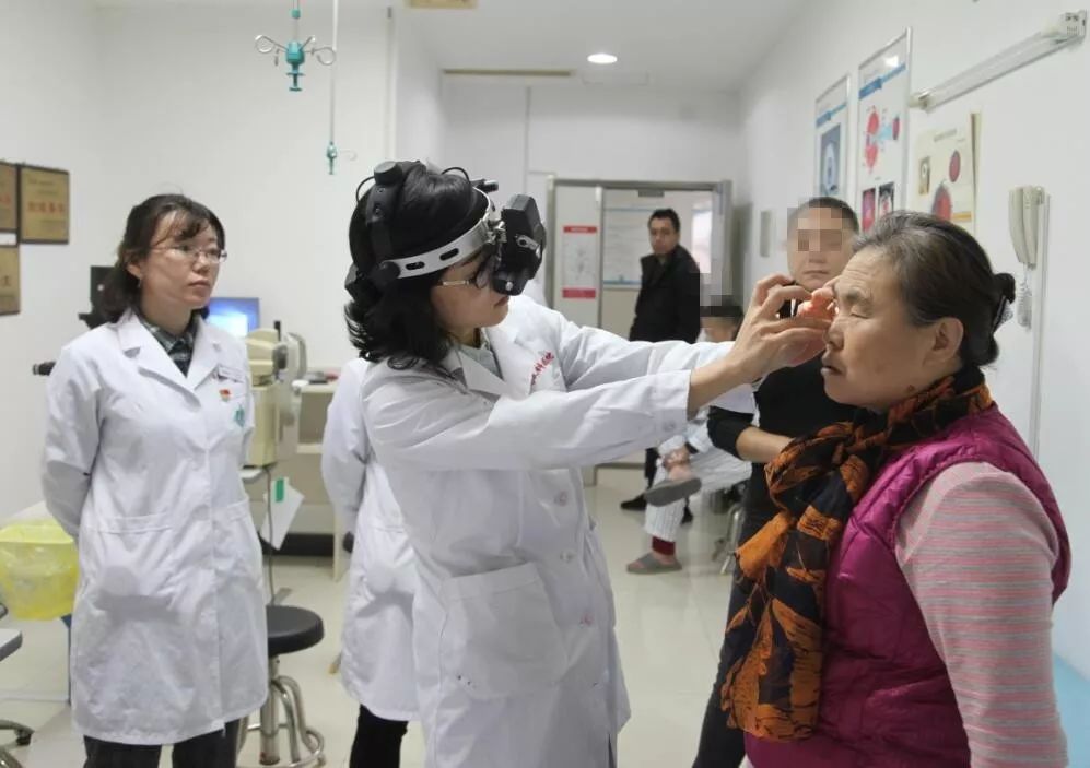 一个眼科医生的亲身经历,采访眼科医生后的感悟