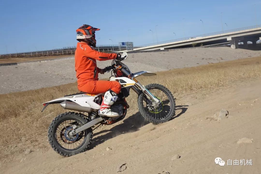 宝马gs最便宜多少钱,最便宜宝马g310gs摩托车