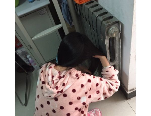 暖气放气放到什么程度是没有气了,暖气里全是气没有水