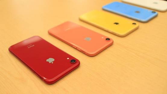 苹果公司向美国申请免关税,美国官方对苹果税的看法