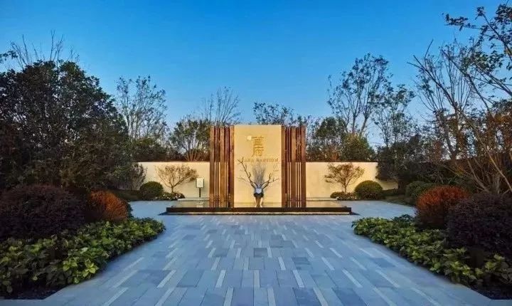 不为人知被开发商坑哭的两大城市,实探热门小区