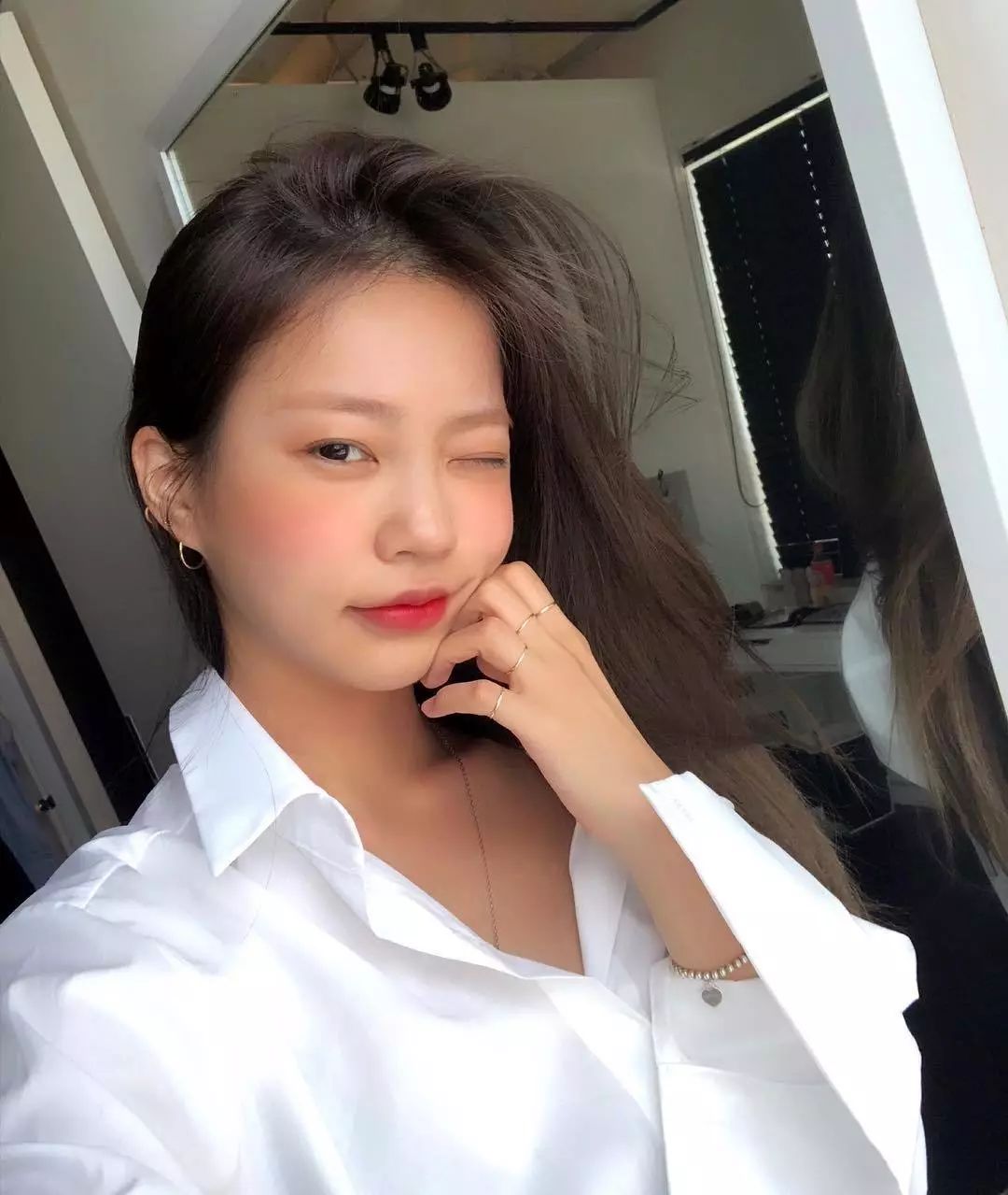 什么？！身高不足165CM的“厌世脸”也能当模特，韩国草根博主Mulbada用她的超高衣品做到了！