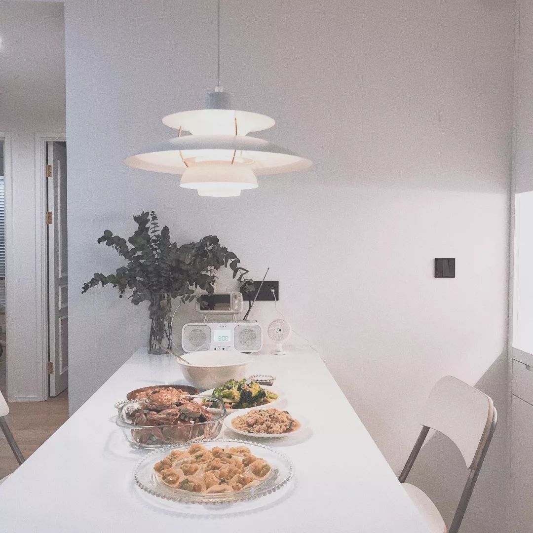 家里乱全怪娃？娃说：你看看别人家的爸妈！生10个孩子也不怕