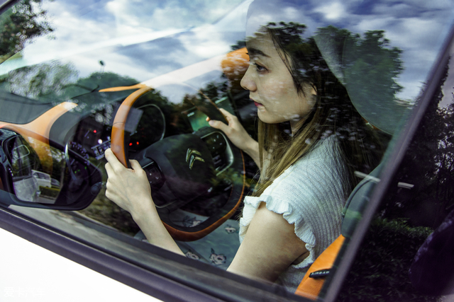 X-跨界雪铁龙云逸与芭蕾舞演员的故事