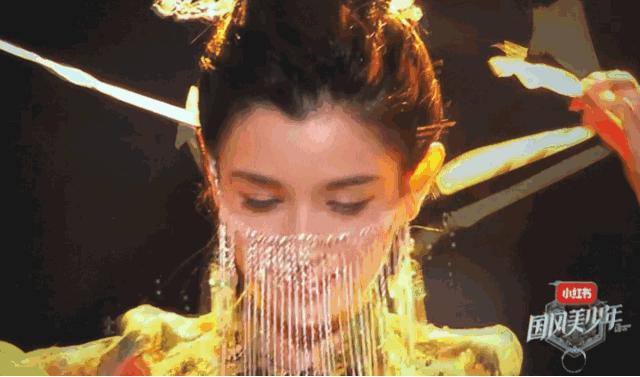 哈妮克孜直播说美貌,哈妮克孜谈自己颜值