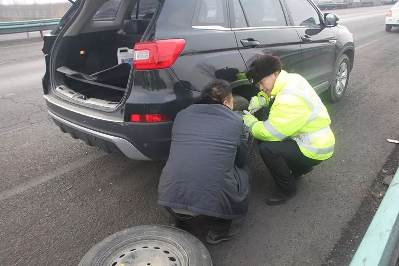 「“高速路上好交警”事迹展示（十二）」“我是九零后高速交警，我们踏实肯干更勇于创新”—记高支队昌吉大队民警代创新