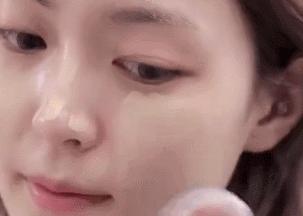 皮肤“*片鸦**”，“瘾”出激素脸，当心！