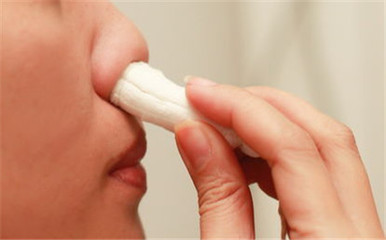 鼻子爱出血中医如何解释,冬天鼻子流血正确止血方式