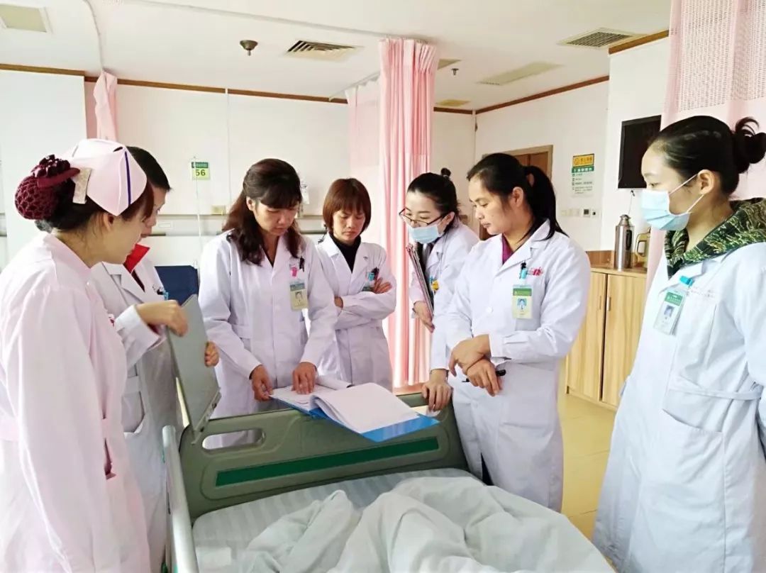 「风采」当试管双胎儿遭遇宫颈机能不全，医生妙手保母婴三人平安！