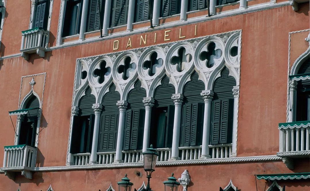 濞佸凹鏂殑瀹,鍦ㄥ▉灏兼柉鐏甸瓊婕