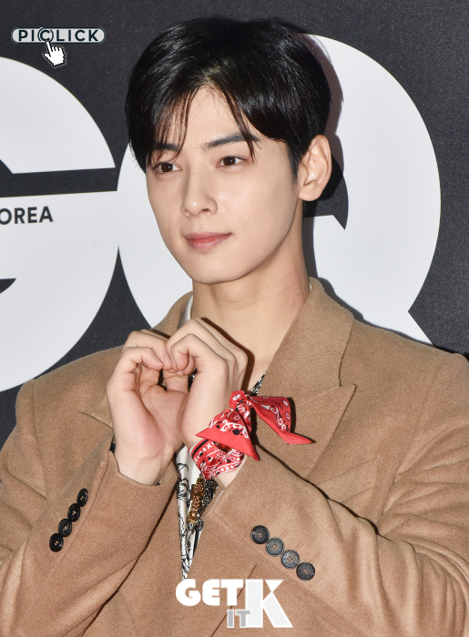 exo灿烈对镜舞直拍,exo五巡灿烈惊喜