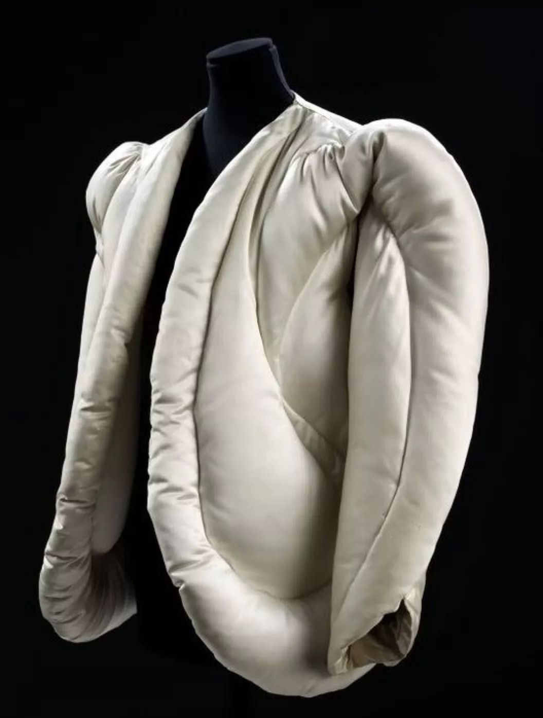 看完这篇别再说羽绒服不时髦,造型示范