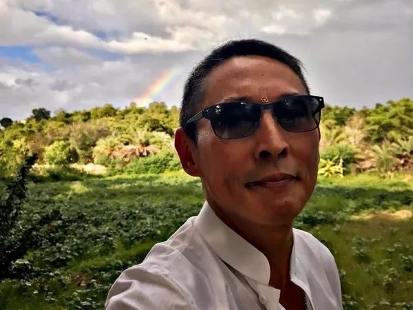 影视日报｜《延禧攻略》版权卖90国梅艳芳逝世15周年梅妈*放播**爱女美国演出纪念；欧阳娜娜推销祛痘药膏医师指正：那是涂私密处的