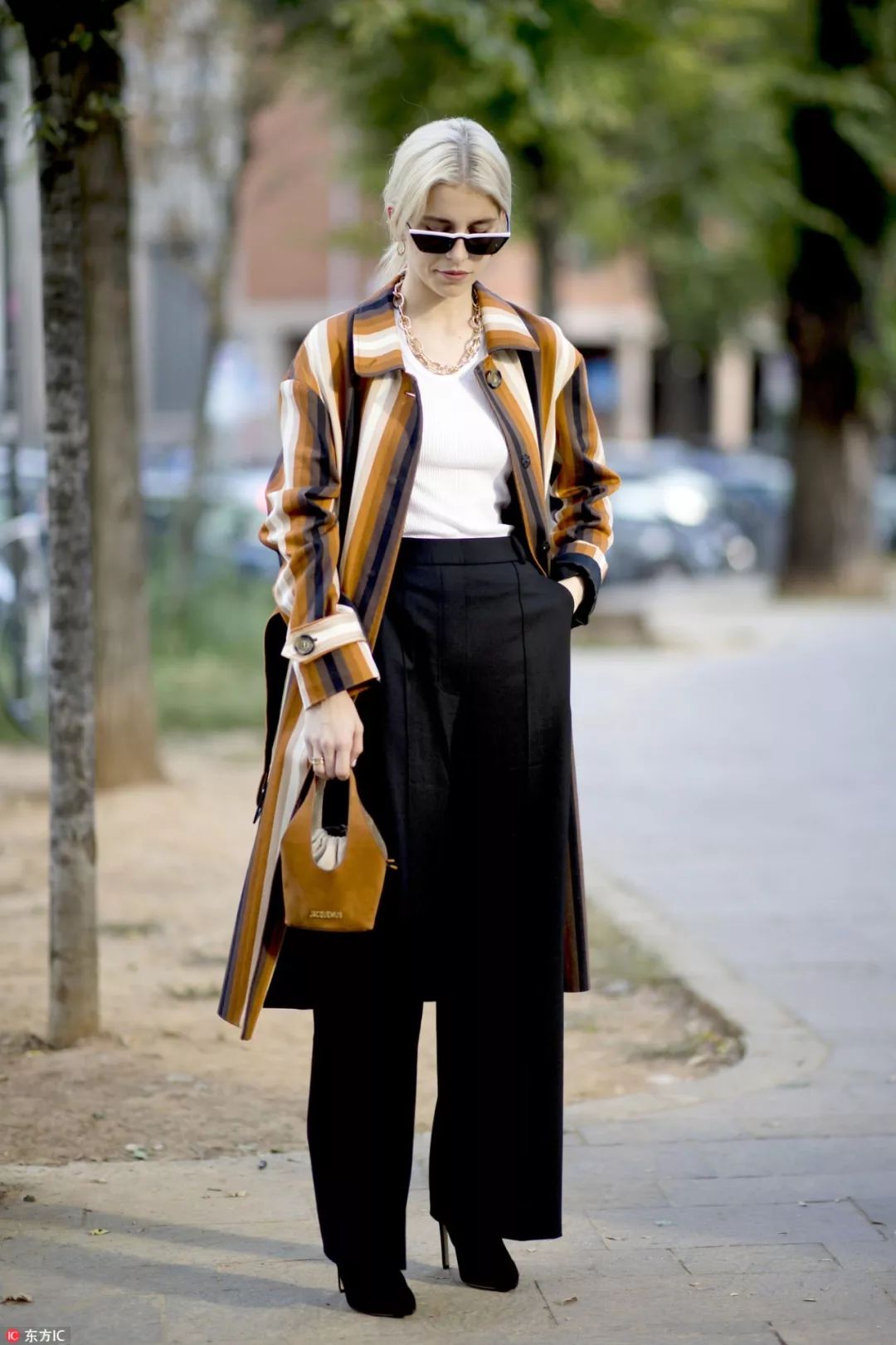 一穿羽绒服就出汗怎么办,一穿羽绒服就很丑