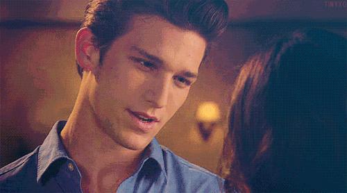 十级美颜都掩盖不住憔悴的面容,十级美颜也遮不住我的熊猫眼