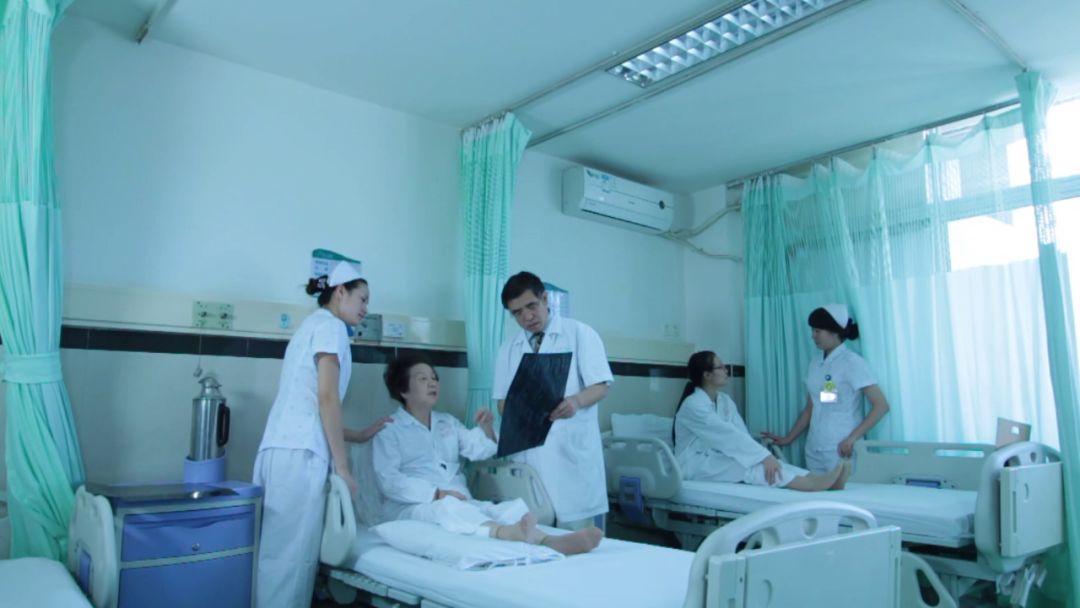 前交叉韧带损伤的并发症有哪些,棘上韧带炎会导致哪些并发症