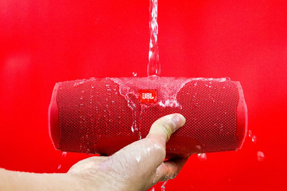 水中也能*放播**的好声音—JBLGE4体验