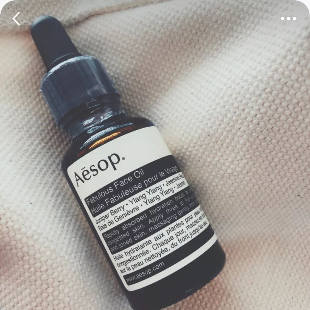 比精华还纯的脸部精油这么用！皮肤紧致还能瘦脸！