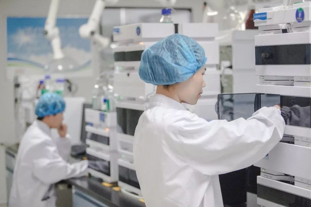 从母乳到奶粉的过渡妙招,怎样从母乳过渡到奶粉