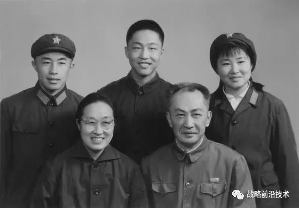 朱光亚两弹元勋的来历,致敬两弹元勋完整版