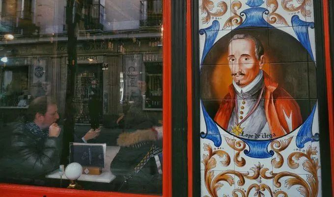 这座城市文艺到骨子里，只当它是西班牙之旅中转站未免太可惜