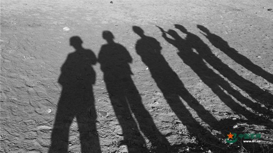 军旅微影像,军旅感人催人泪下的战友情视频